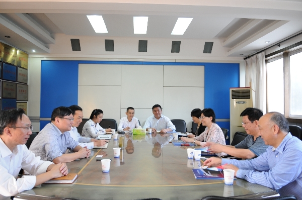 蕪湖縣人大常委會(huì)黨組書記、主任楊文玲一行來舜龍公司調(diào)研