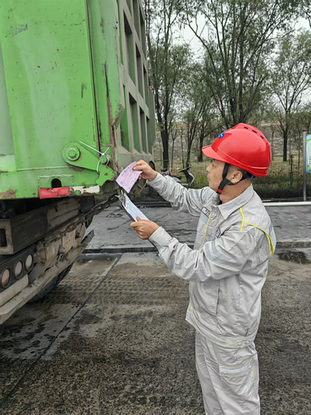 “雙節(jié)”我在崗！淮河物流事業(yè)部業(yè)務員堅守崗位顯擔當